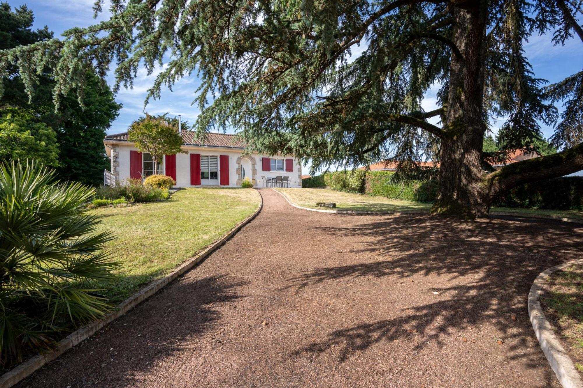 Ferienhaus Le Grand Pin - Maison Confortable Et Spacieuse Montfaucon-Montigne